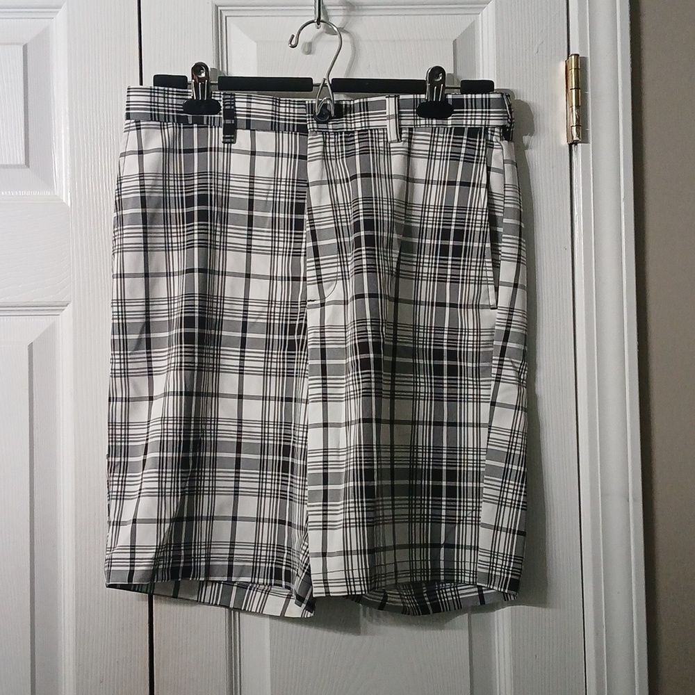 Cool 180 pro black white flat plaid golf casual shorts Sz 32 NWOT